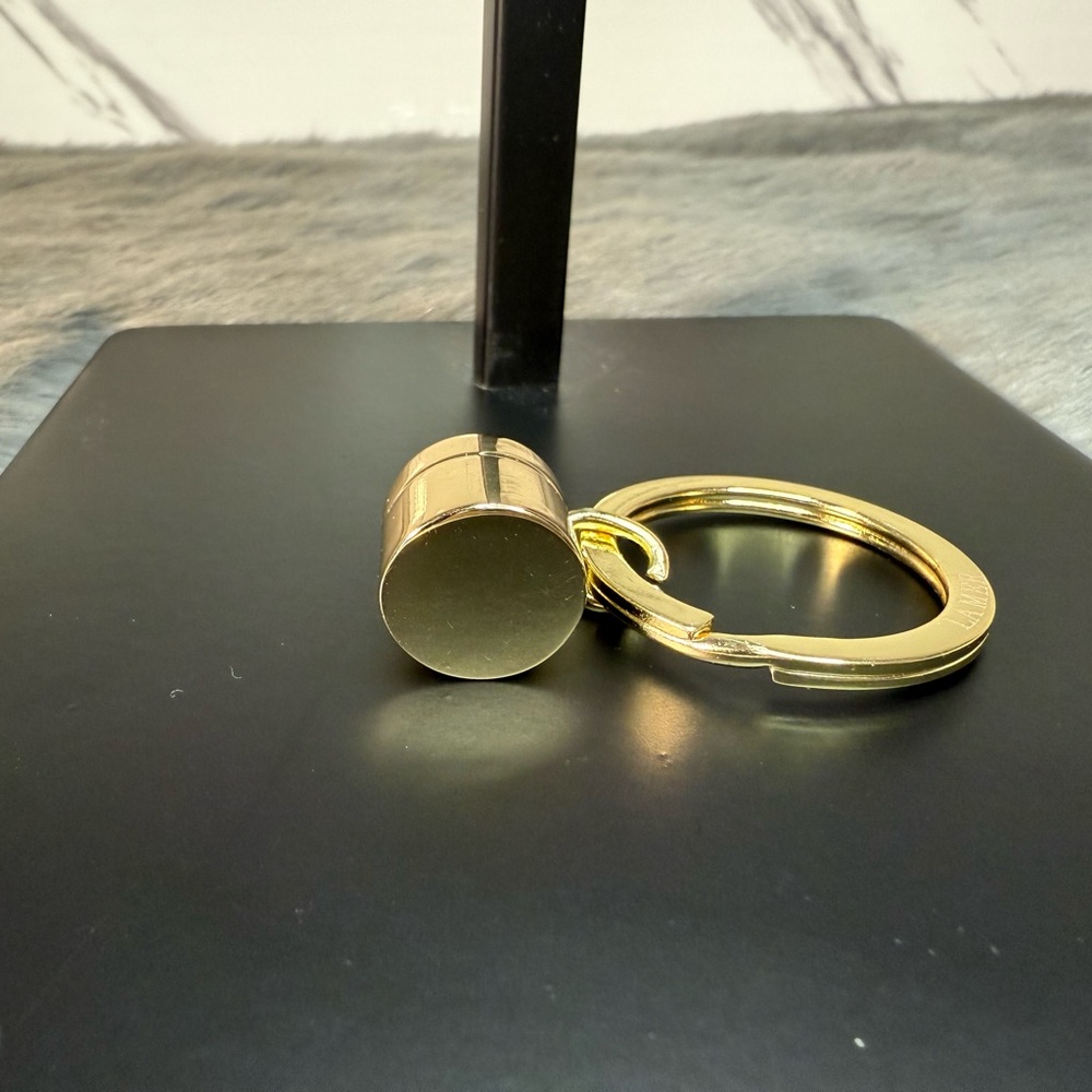 La Mer Gold Keychain - Picture 3 of 6